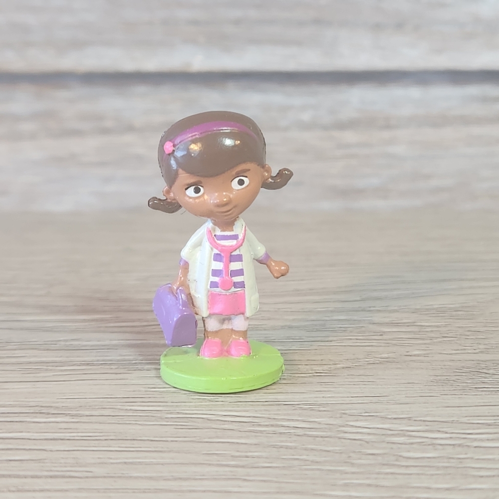 🖤 Disney Doc McStuffins Miniature Mini Figurine